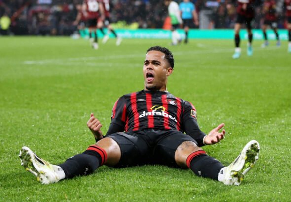 JUSTIN-KLUIVERT-BOURNEMOUTH-scaled-e1698934786669